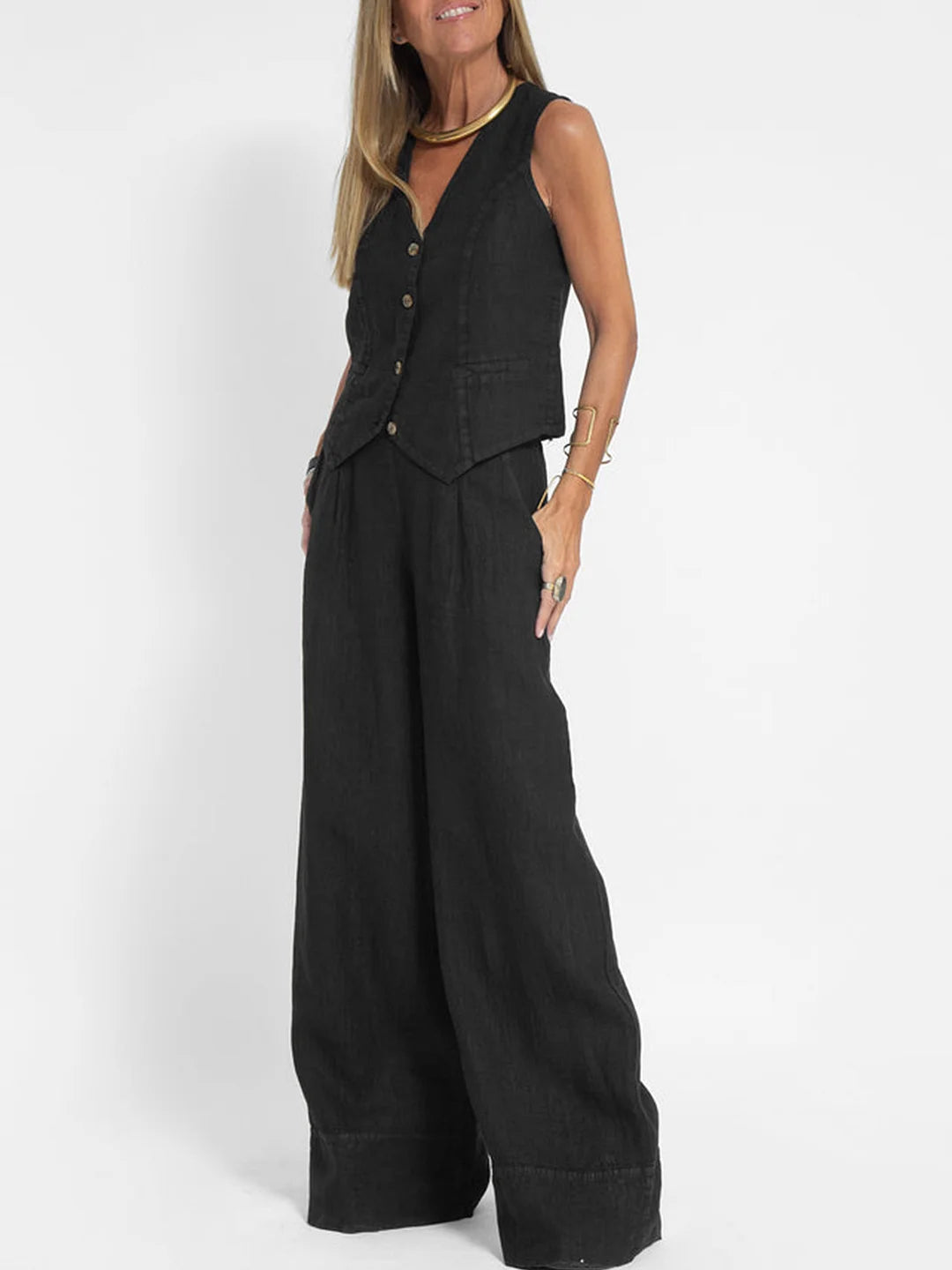 Aira | Elegant waistcoat and wide-leg trousers
