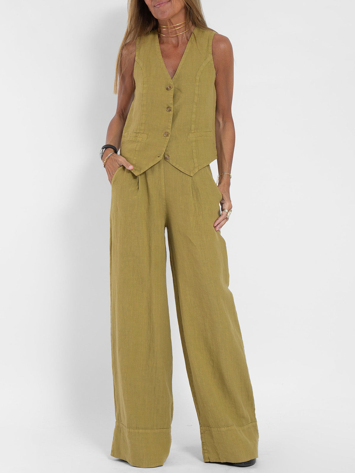 Aira | Elegant waistcoat and wide-leg trousers